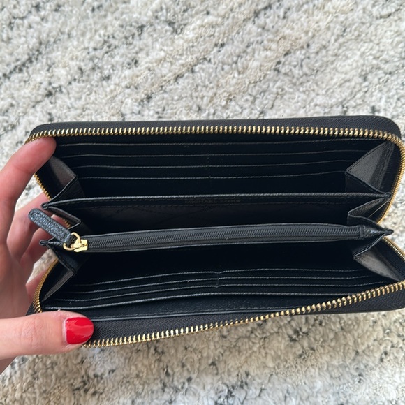 Michael Kors Wallet - Picture 5 of 8